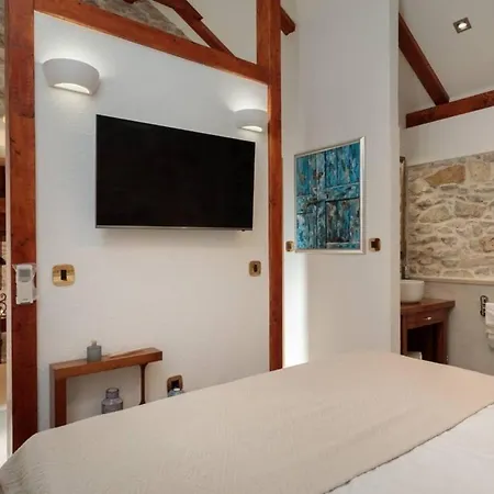 Feriehus Ferienhaus Fur 4 Personen Und 2 In Skradin, Dalmatien Norddalmatien Skradin
