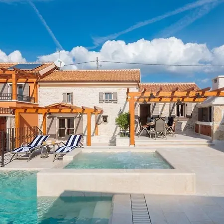 Ferienhaus Fur 4 Personen Und 2 In Skradin, Dalmatien Norddalmatien * Skradin