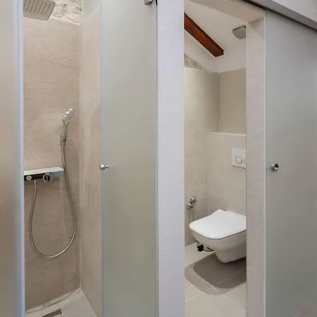 Ferienhaus Fur 4 Personen Und 2 In Skradin, Dalmatien Norddalmatien * Skradin
