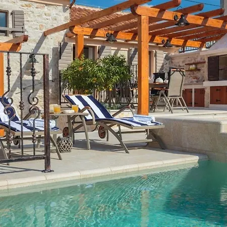 Ferienhaus Fur 4 Personen Und 2 In Skradin, Dalmatien Norddalmatien Skradin